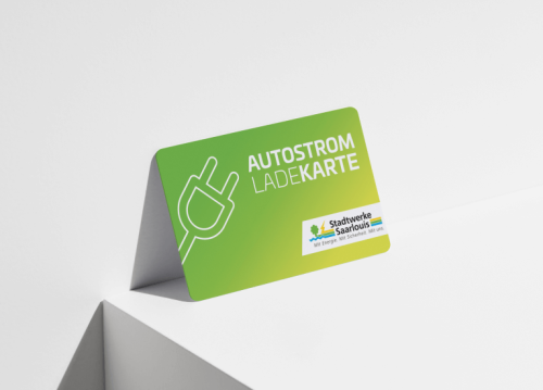 Zu sehen ist die Vorderseite der Autostromladekarte der Stadtwerke Saarlouis.
